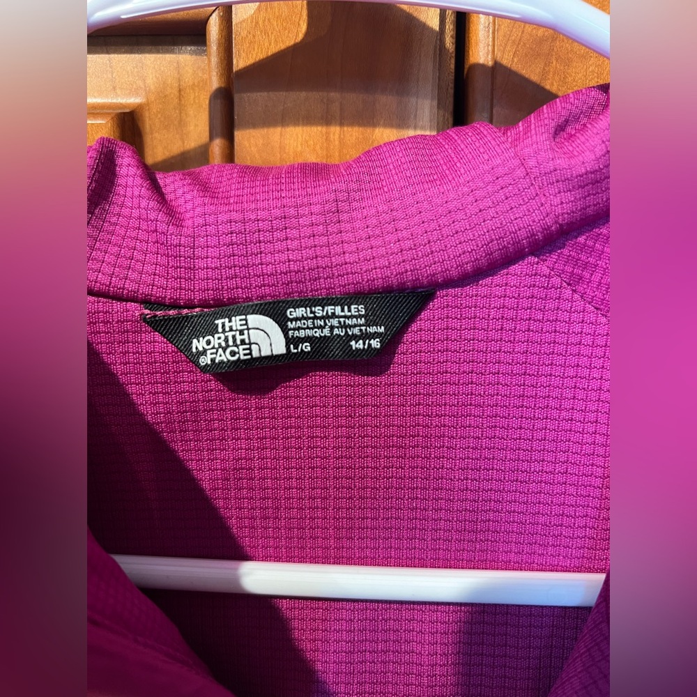 Girls north face windbreaker - Picture 2 of 3